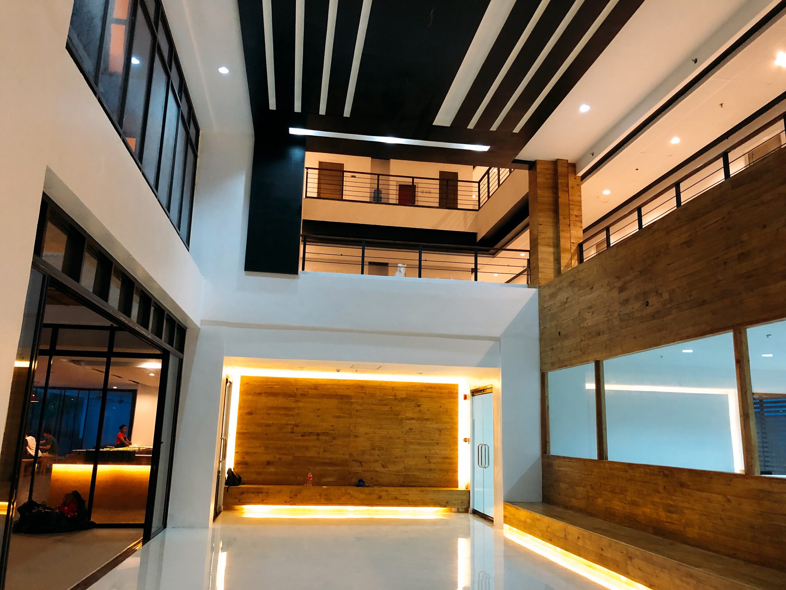 EV Lobby